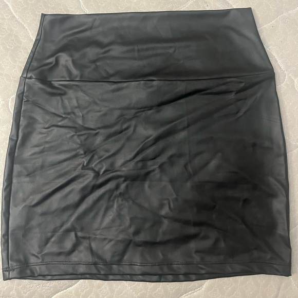 Windsor Skirt - Picture 2 of 5